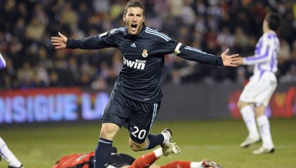 九游体育下载-塞什科身价7700万镑，新月展开追逐，塞科蒂名门效果图