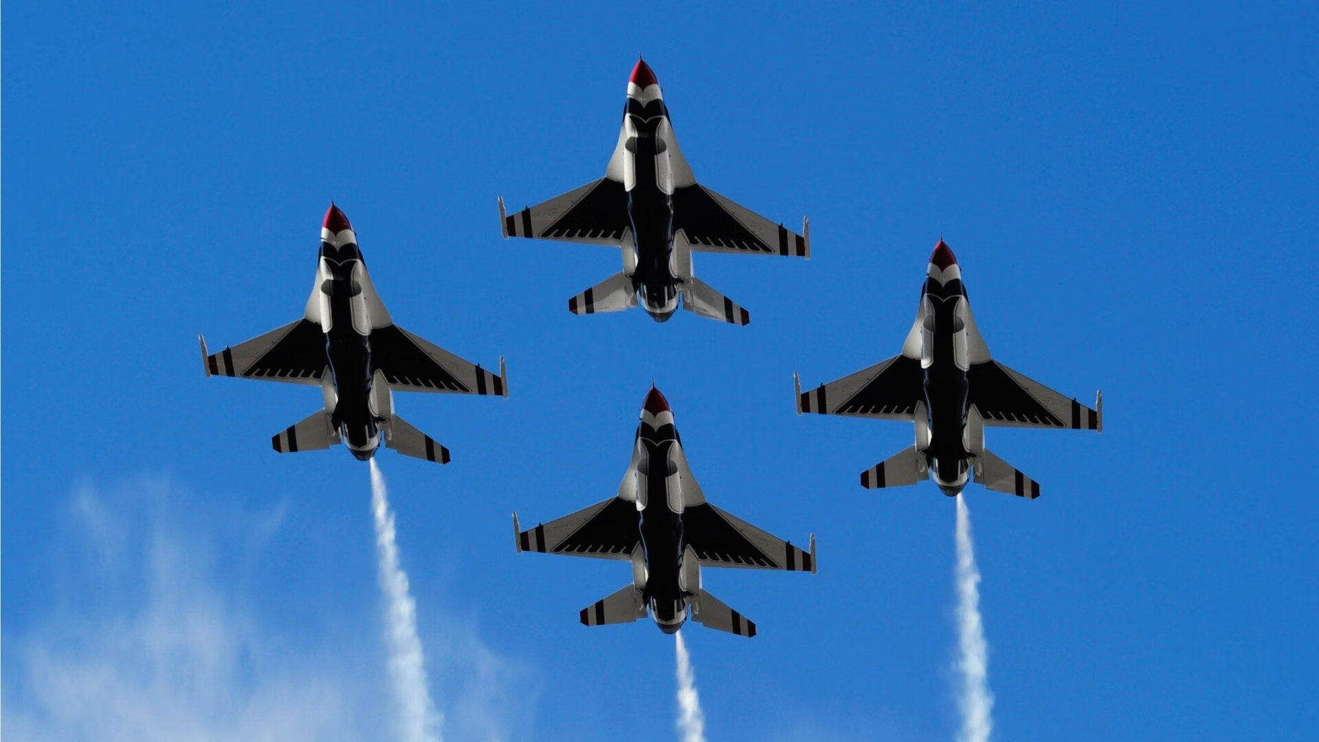 维尔·冯·威克：依靠体能和力量优势，成功打破对方防线，温·维尔冯